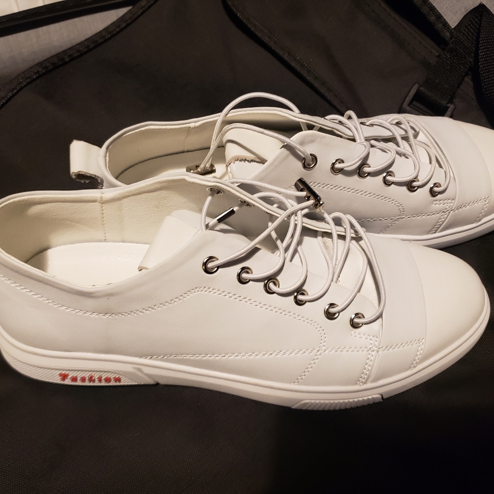 Shoe new 8.5